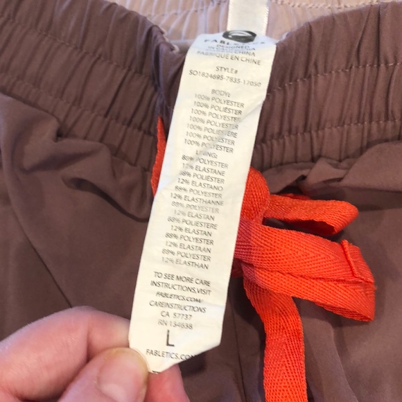 Fabletics shorts lined - Picture 4 of 7